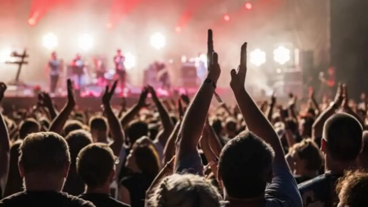 Varias personas disfrutan de un concierto. / A.S.