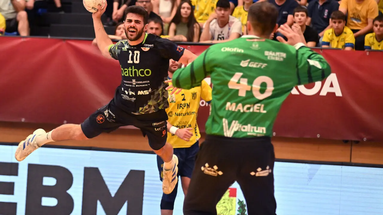 &Aacute;lex Rubi&ntilde;o durante el enfrentamiento de Copa en Irun. / JL Recio / RFEB