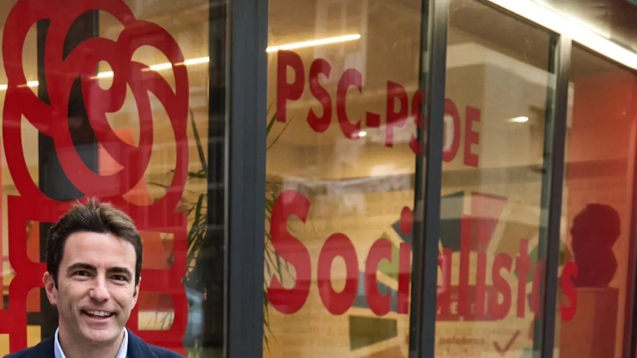 El secretario general del PSOE de Cantabria, Pedro Casares, posa para Europa Press, en la sede del PSOE de Cantabria, a 21 de febrero de 2025, en Santander, Cantabria (Espa&ntilde;a). Pedro Casares se ha convertido en el nuevo secretario general del PSOE de Cantabria tras imponerse en el proceso de primarias, en el que se ha enfrentado a Pablo Zuloaga, por 129 votos de diferencia.
Fecha: 21/02/2025.

Foto de ARCHIVO

Firma: Juanma Serrano / Europa Press
