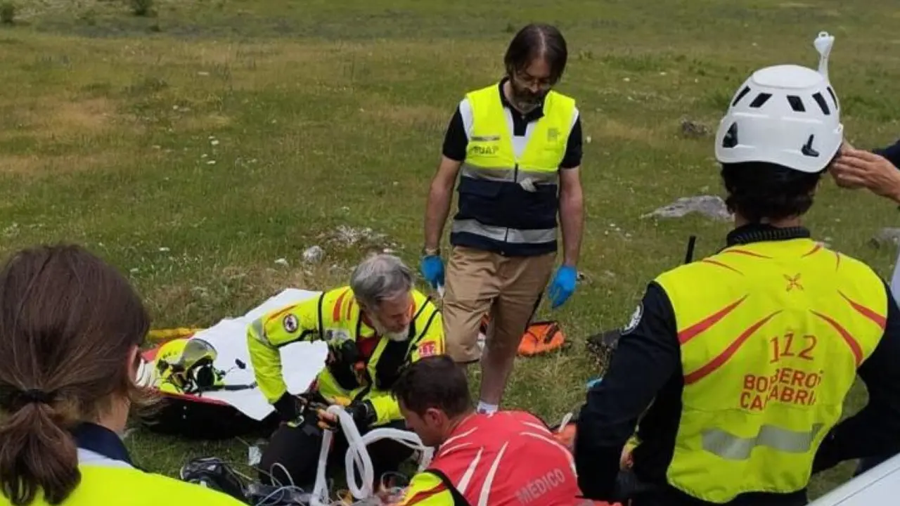 Los servicios de emergencias tratan de salvar la vida al turista alem&aacute;n. / 112