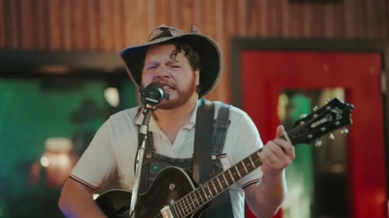Early James, una de las voces m&aacute;s singulares del nuevo blues alternativo.