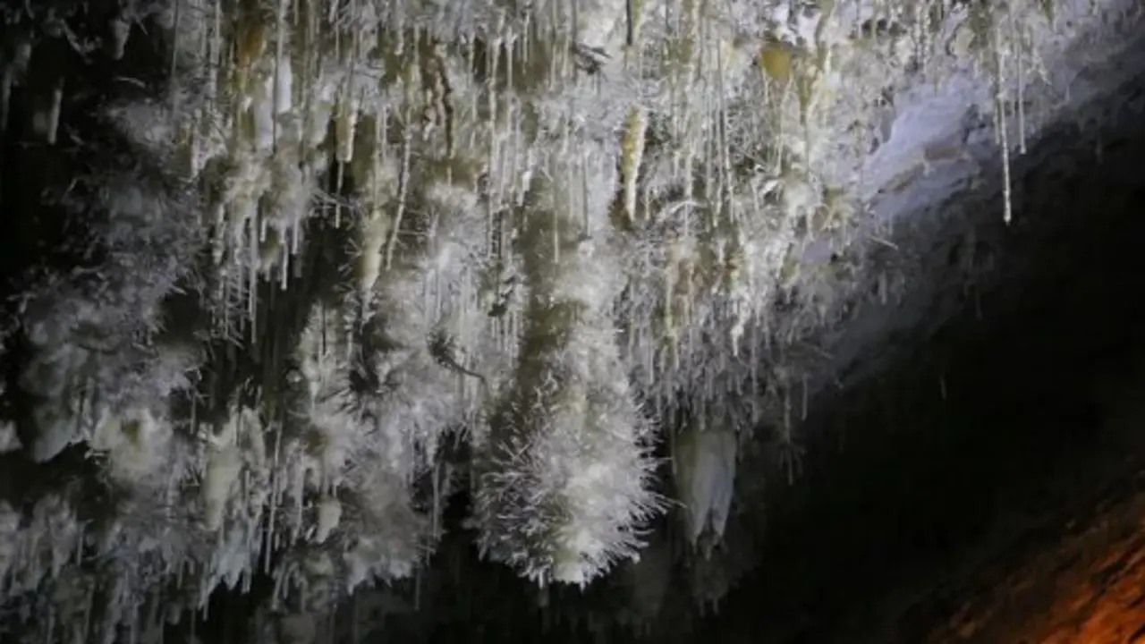 Interior de la Cueva de El Soplao. / A.S.