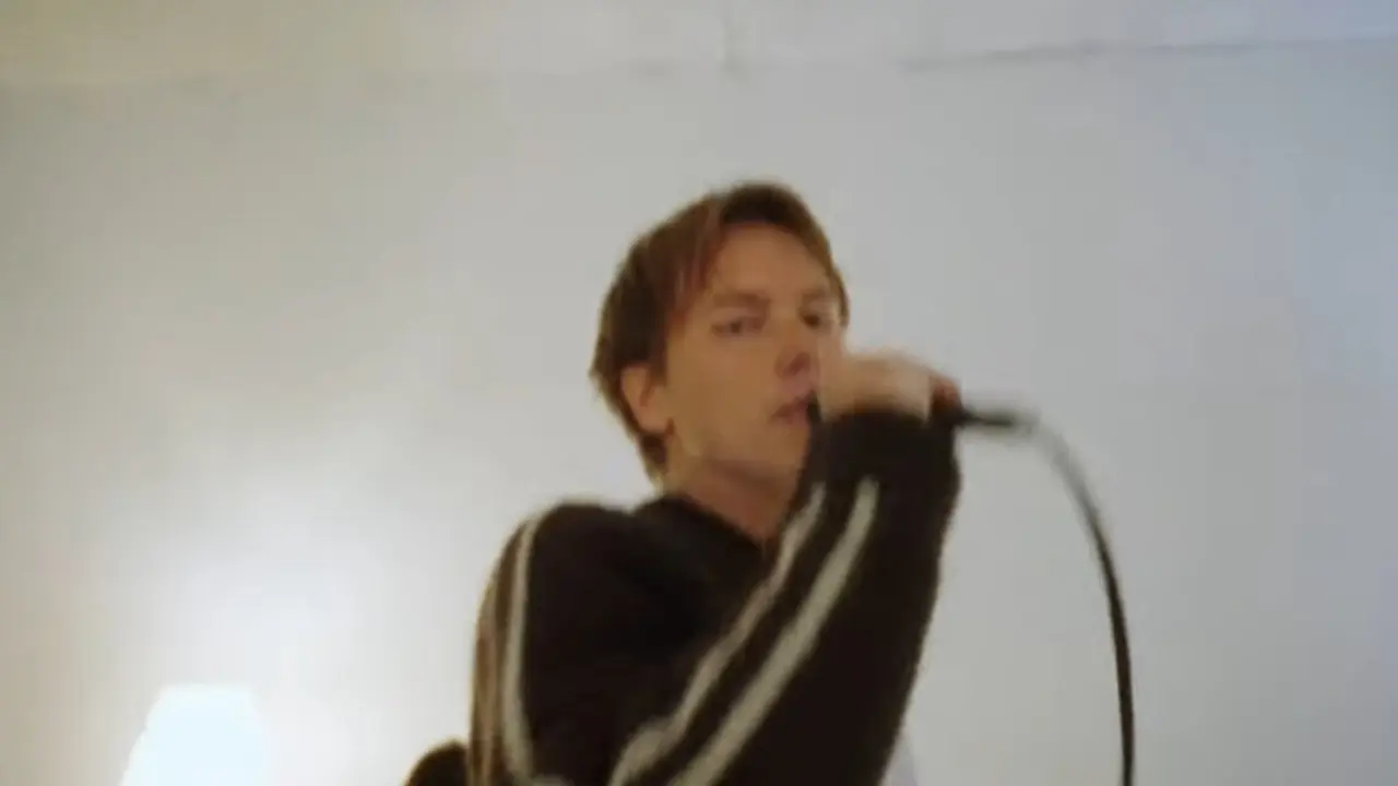 Sid Simons, reci&eacute;n editado su &aacute;lbum de debut y despu&eacute;s de completar una gira norteamericana, pretende seguir la fiesta en 2025 por el viejo continente.