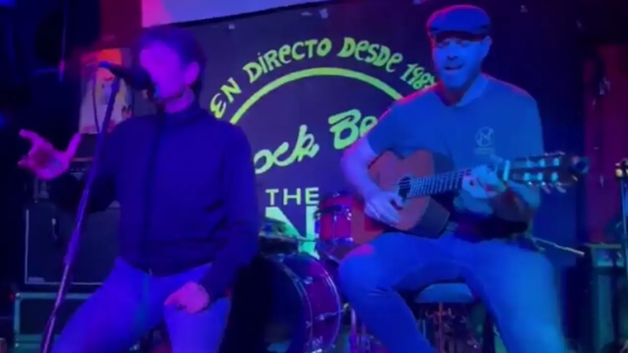 Fernand Yabar y Alex Colino Music, el alma de Perezosos Desenchufados, en un espect&aacute;culo &uacute;nico lleno de emoci&oacute;n y energ&iacute;a.