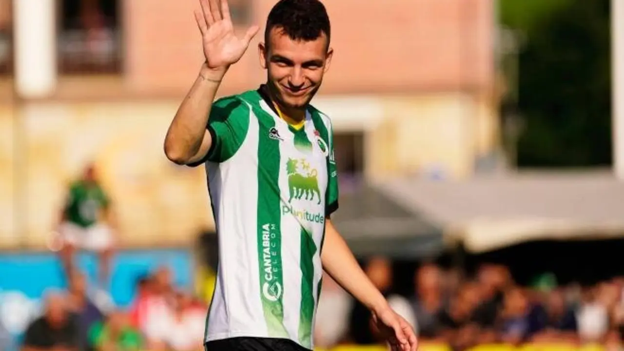 El jugador del Racing, I&ntilde;igo Vicente. / RRC