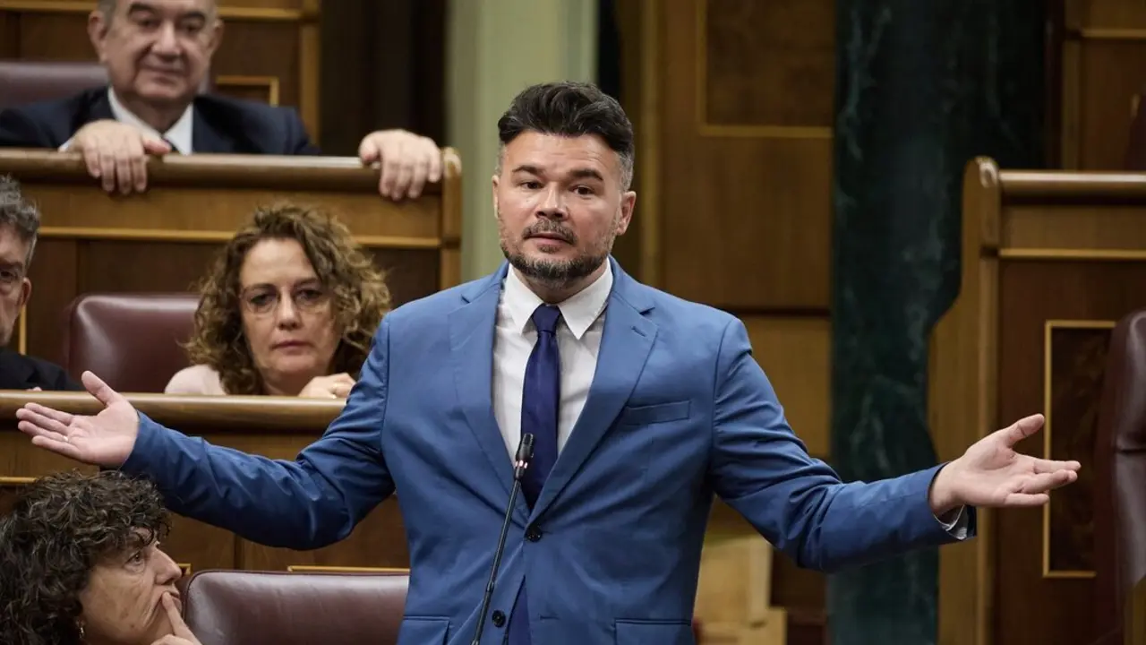 El portavoz de ERC en el Congreso, Gabriel Rufi&aacute;n, interviene durante una sesi&oacute;n de control al Gobierno. / Jes&uacute;s Hell&iacute;n
