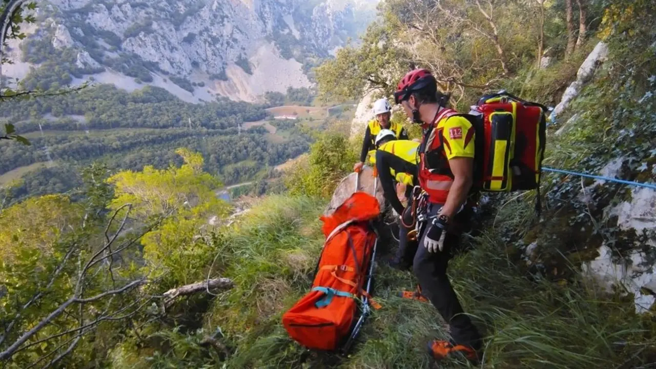 Herido grave un escalador alem&aacute;n tras despe&ntilde;arse 30 metros en la v&iacute;a ferrata de La Hermida. / 112 Cantabria