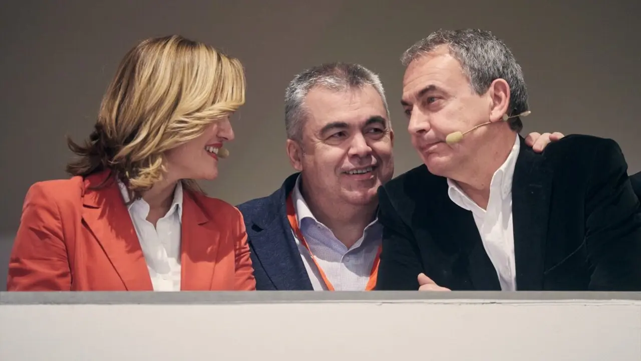 La ministra de Educaci&oacute;n, Formaci&oacute;n Profesional y Deportes, Pilar Alegr&iacute;a; el exsecretario de Organizaci&oacute;n del PSOE, Santos Cerd&aacute;n y el expresidente del Gobierno Jos&eacute; Luis Rodr&iacute;guez Zapatero. / Eduardo Sanz