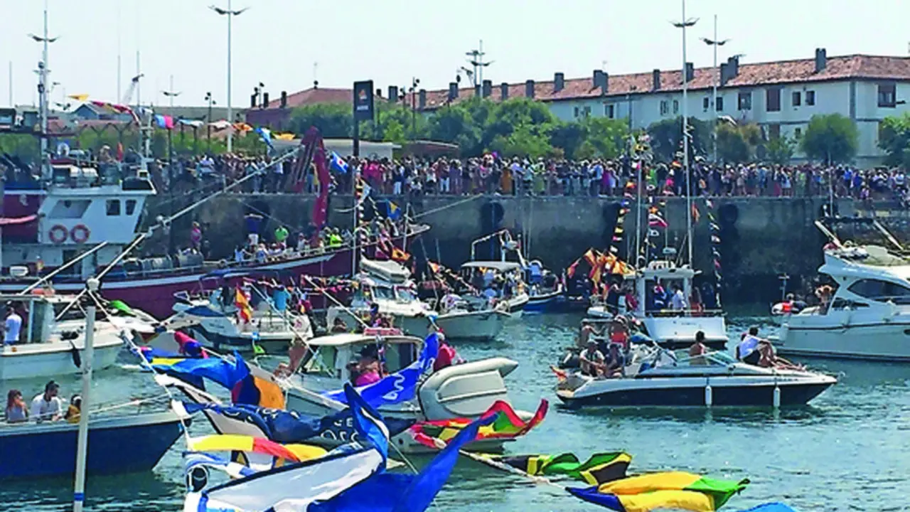 Procesi&oacute;n mar&iacute;tima en el barrio Pesquero en Santander. / Alerta