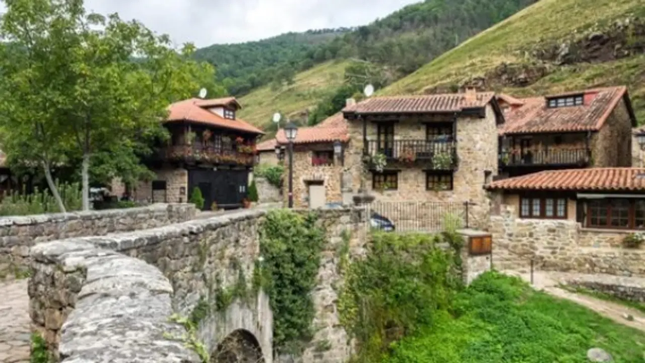 B&aacute;rcena Mayor, elegido como 'pueblo de Cantabria 2025'. / A.S.