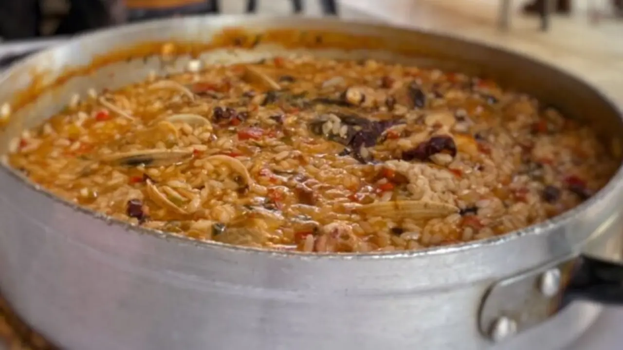 Arroz de pulpo con almejas. / D.M.F.