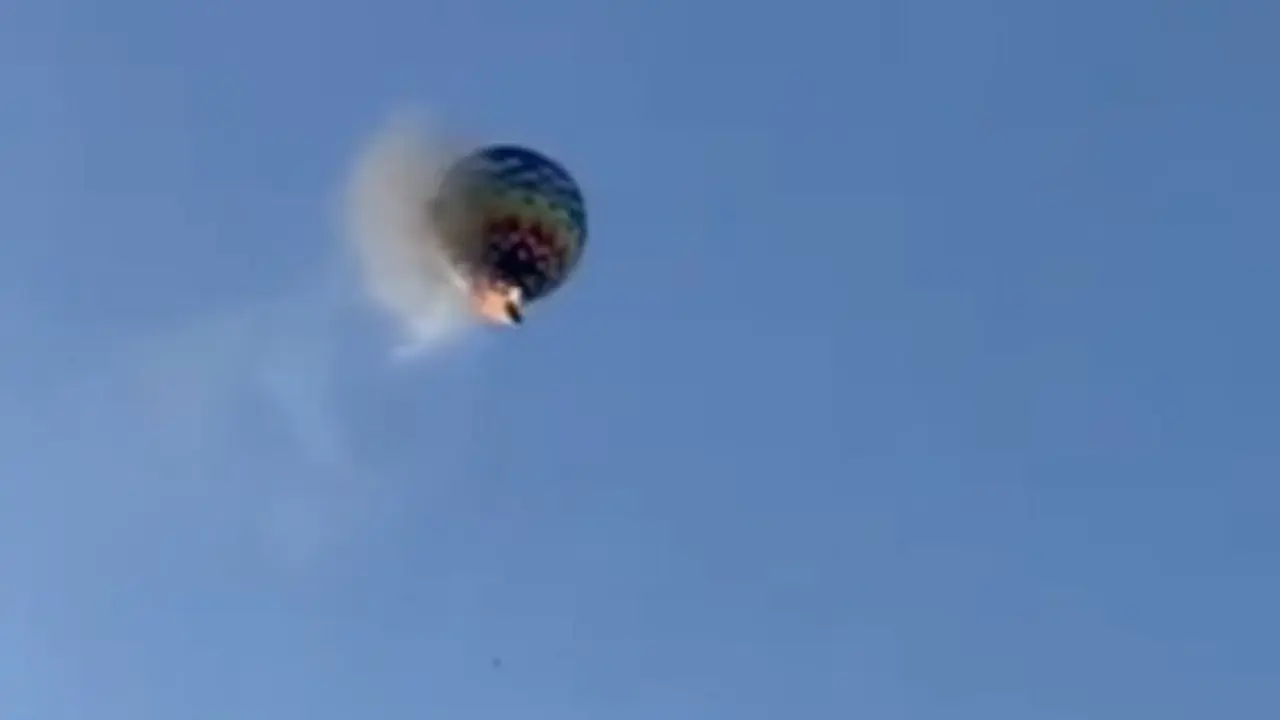 El incendio del globo aerost&aacute;tico. / x