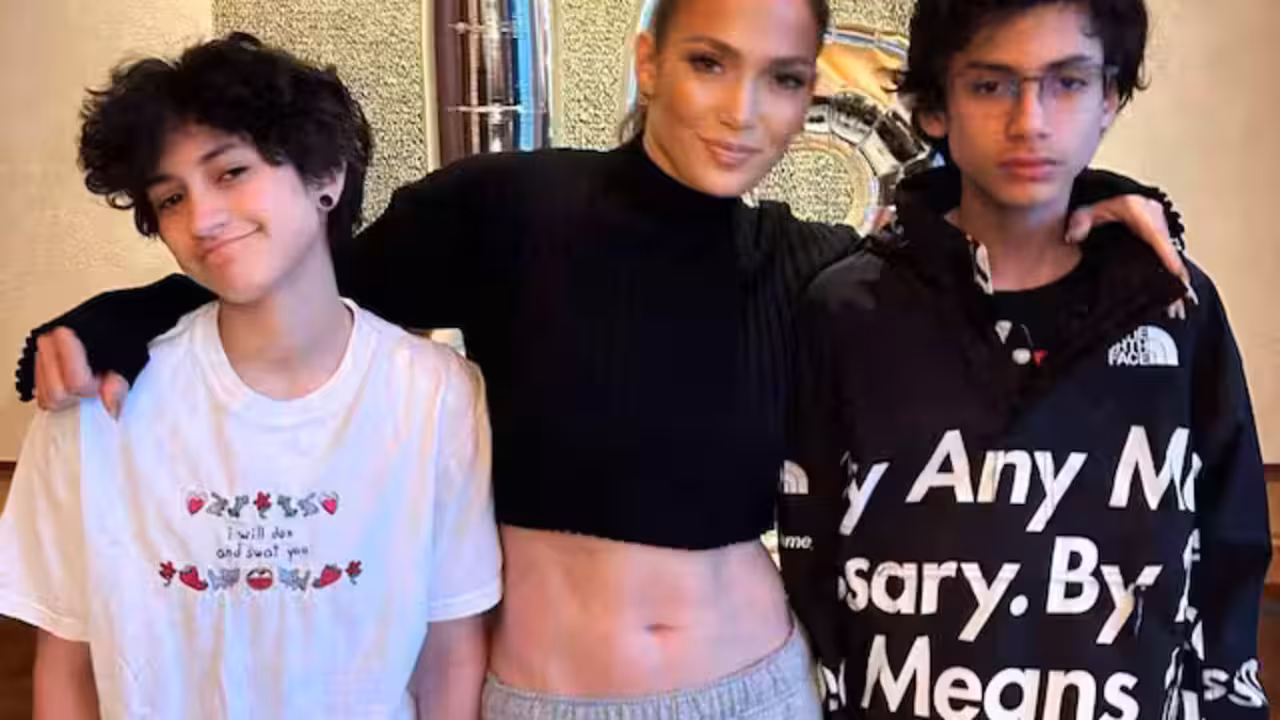 Jennifer Lopez y sus hijos Emme y Max, quienes son su mayor motor en la vida. / Instagram