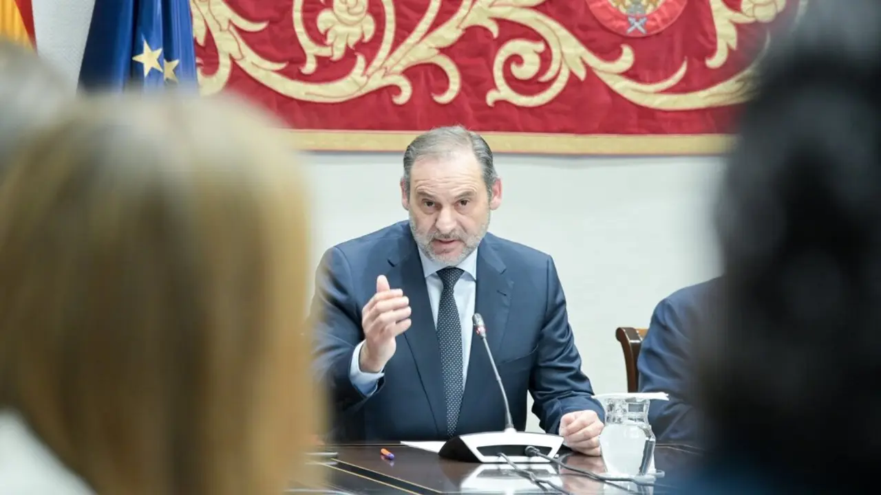 El exministro de Transportes, Jos&eacute; Luis &Aacute;balos, comparece ante la comisi&oacute;n de investigaci&oacute;n. / EP