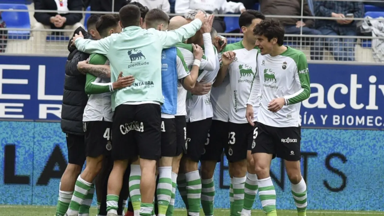 Los jugadores del Racing durante un partido de la temporada pasada. / L.H.
