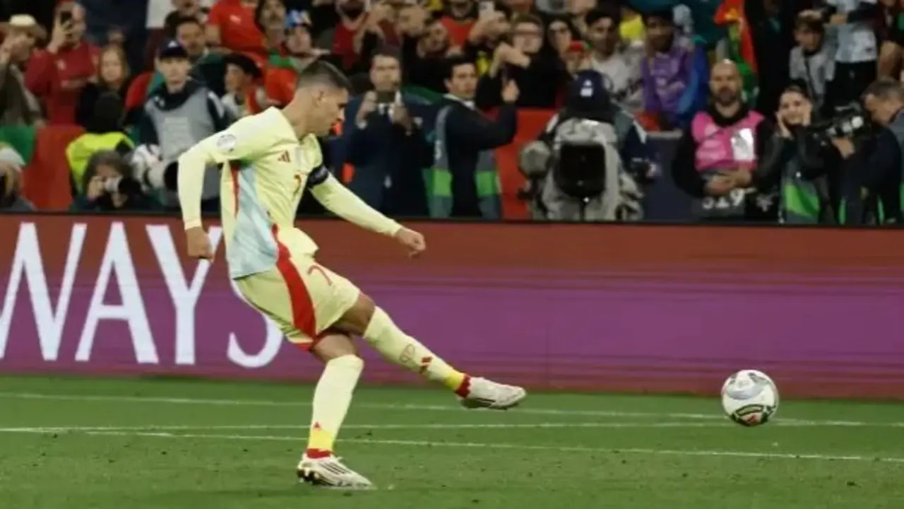 El jugador &Aacute;lvaro Morata en un partido de la Nations League. / x