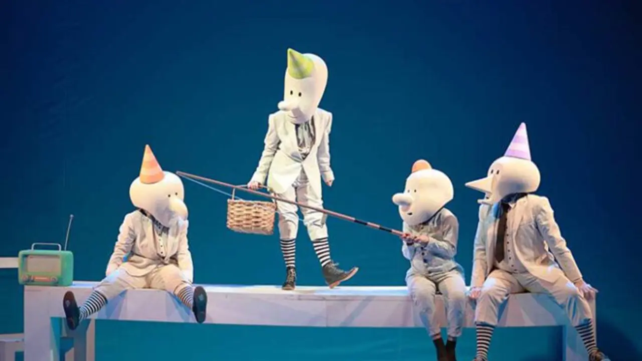 Escena de la obra de teatro 'Mr Bo' de la compa&ntilde;&iacute;a vasca Marie de Johng. / ae