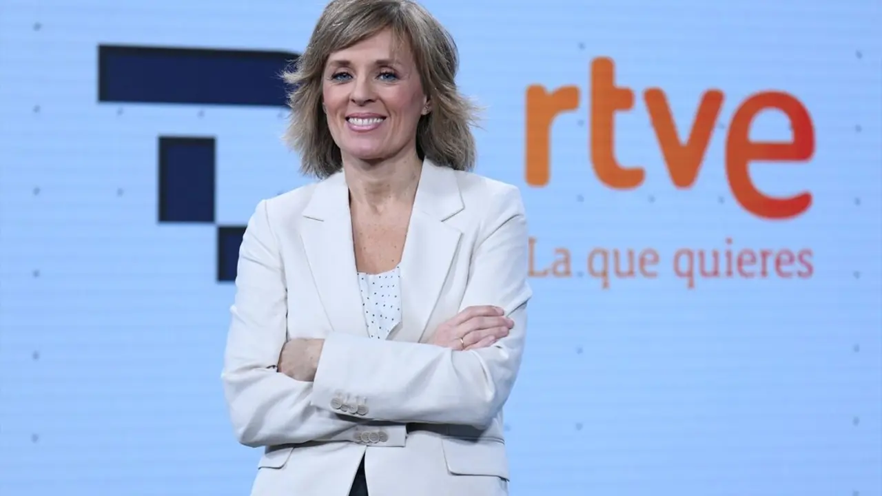 La presentadora de la segunda edici&oacute;n del Telediario de TVE, Marta Carazo. / Fernando S&aacute;nchez