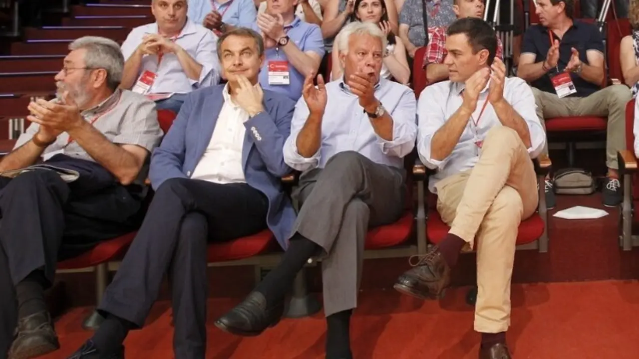 Jos&eacute; Luis Rodr&iacute;guez Zapatero, Felipe Gonz&aacute;lez y Pedro S&aacute;nchez en un acto. / EP / Archivo