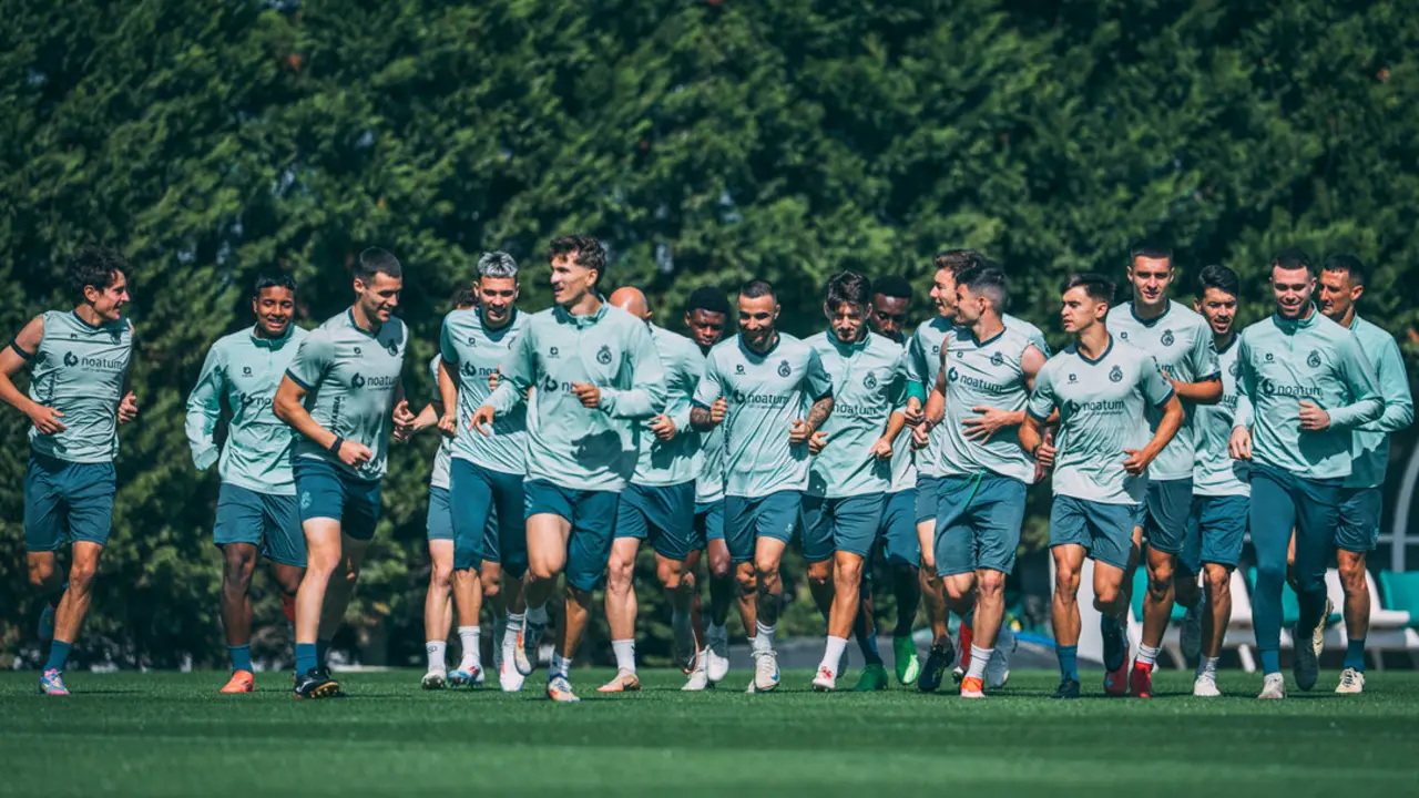 Los jugadores del Racing durante un entrenamiento la pasada temporada. / RRC