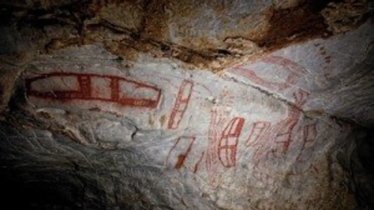 Interior de la cueva de El Castillo' en Puente Viesgo