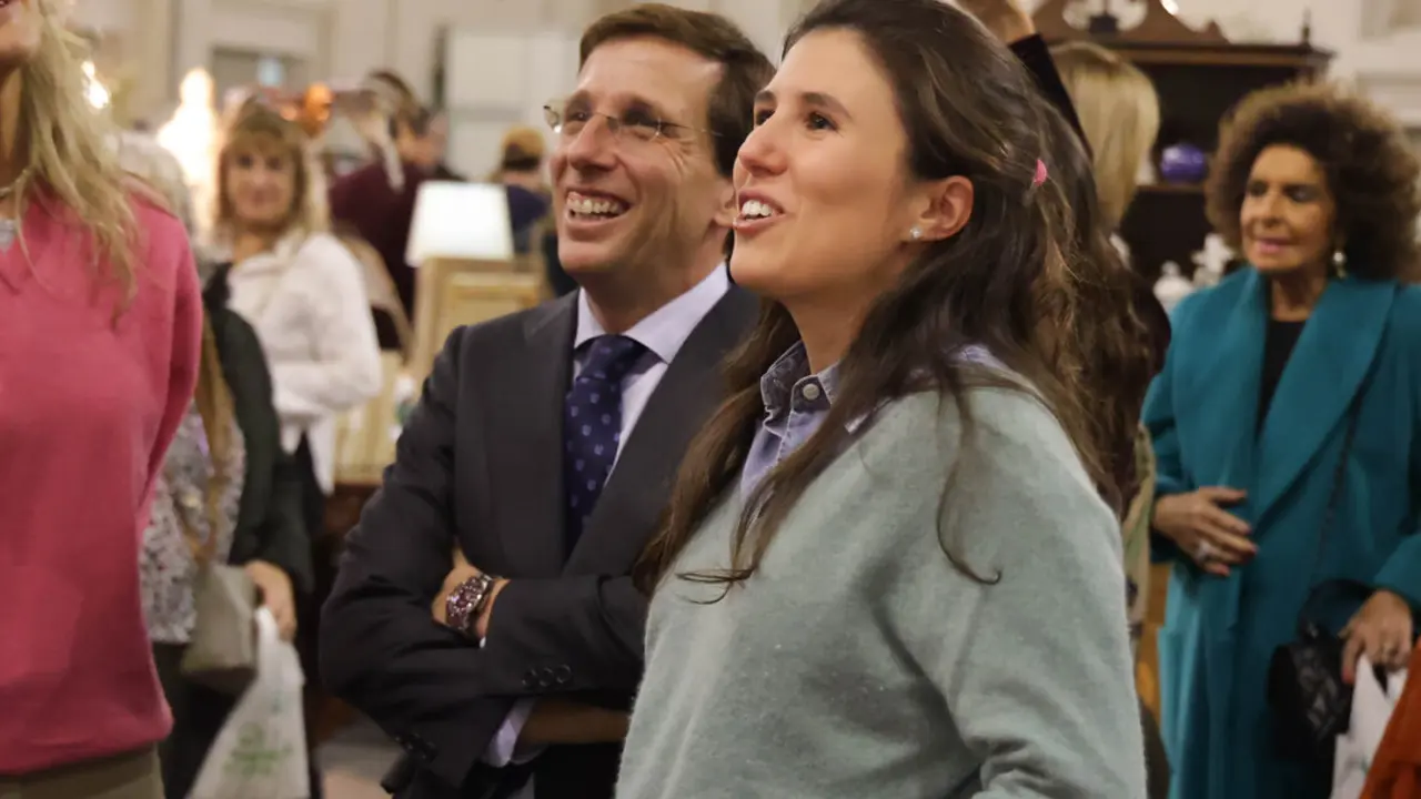 Jose Luis Mart&iacute;nez Almeida y Teresa Urquijo en una foto de archivo. EP