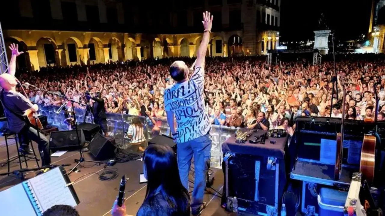Un concierto en la Plaza de la Porticada. / A.E.
