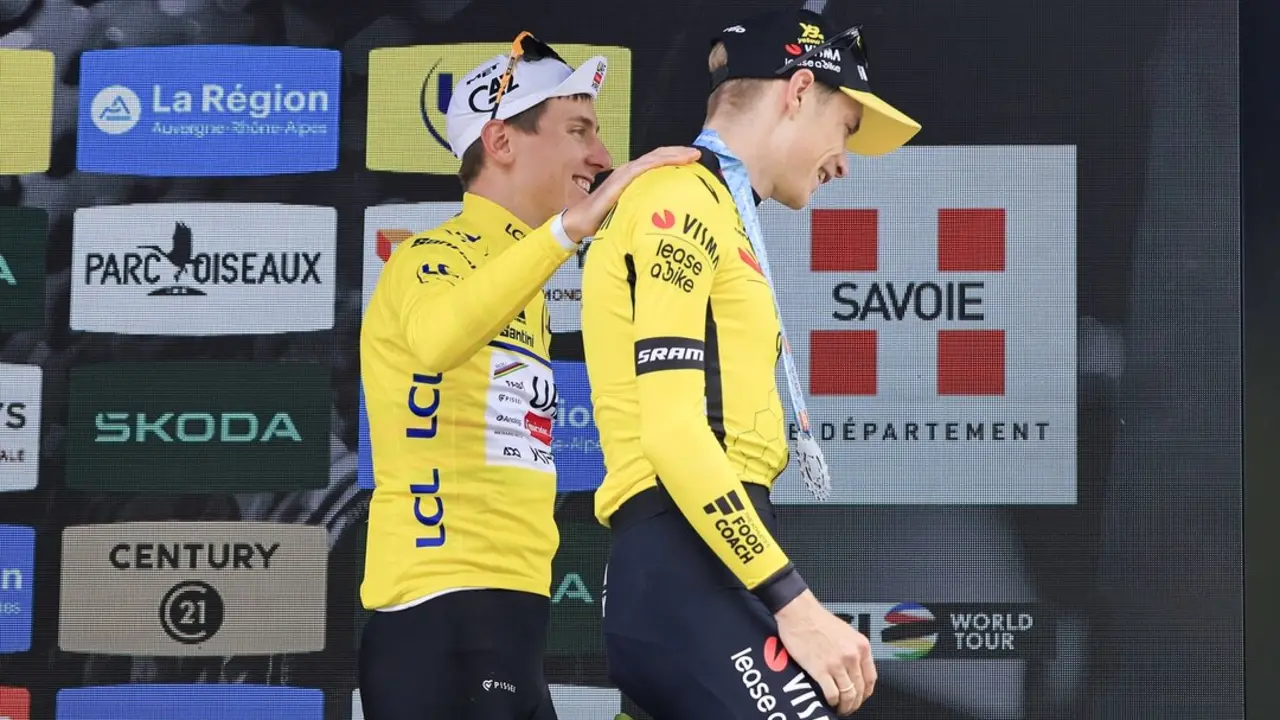 Pogacar y Vingegaard durante la Crit&eacute;rium du Dauphin&eacute;. / EP