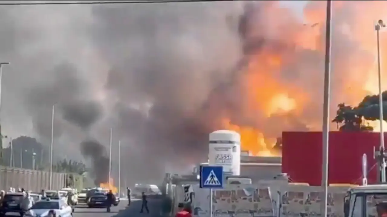 Momento en el que explota la gasolinera. / X