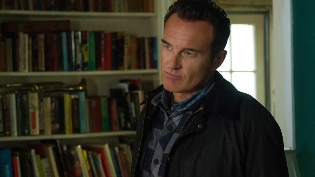 El actorJulian McMahon, durante una des sus piezas cinematogr&aacute;ficas. /  @julianmcmahonofficial