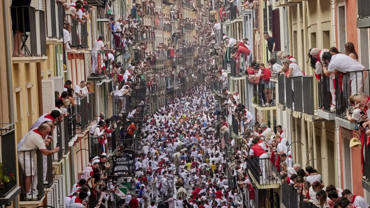Primer encierro de San Ferm&iacute;n 2025. / Ruben Albarran