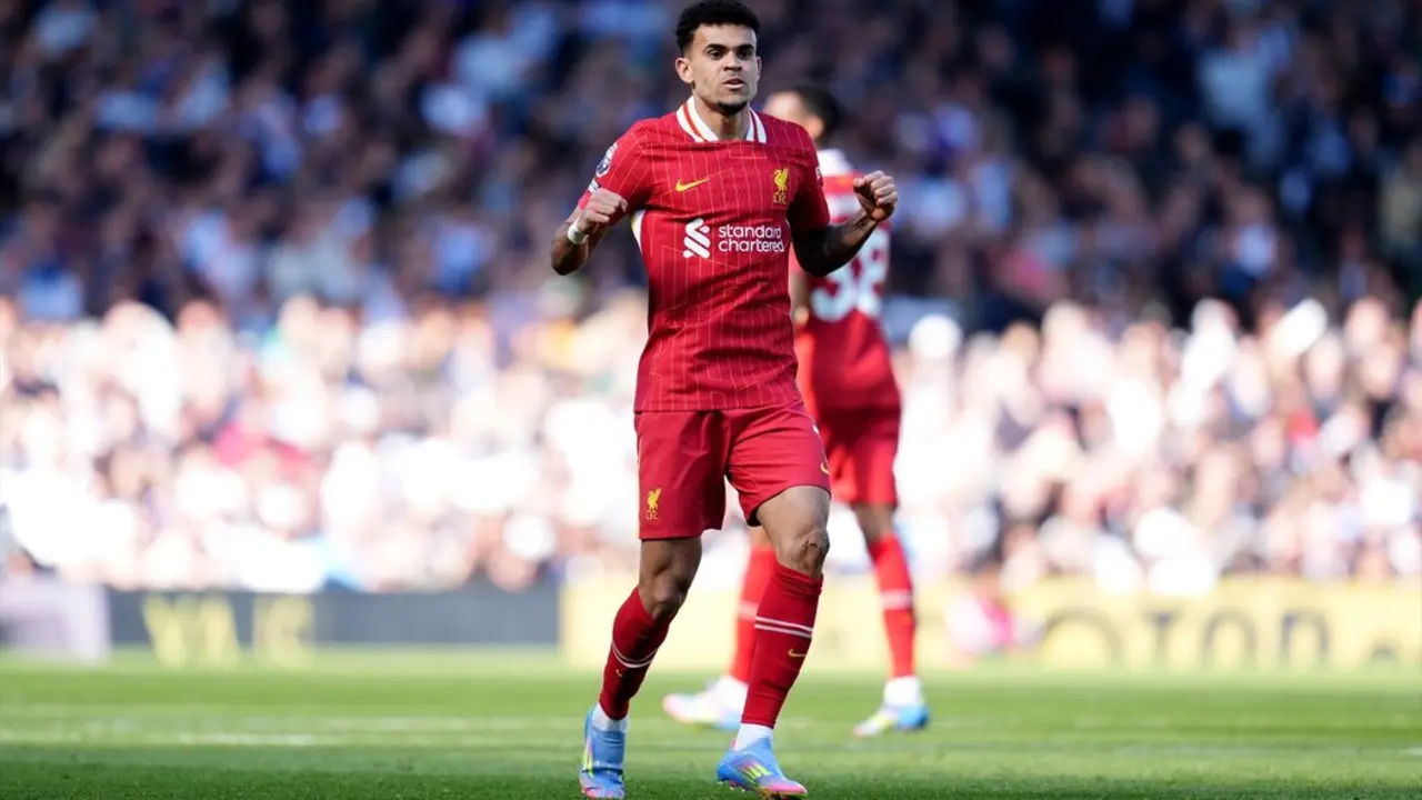 Luis D&iacute;az, del Liverpool, celebra el segundo gol de su equipo durante el partido de la Premier League. / Adam Davy