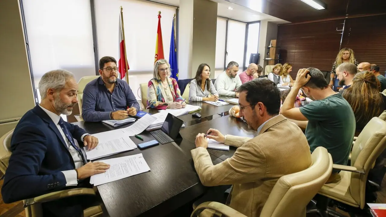El consejero de Educacion se re&uacute;ne con la Junta de Personal Docente. / EP