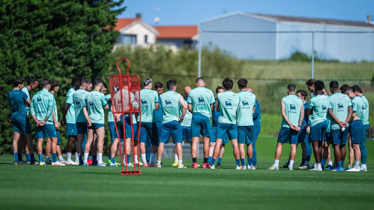 Los jugadores del Racing durante un entrenamiento. / RRC
