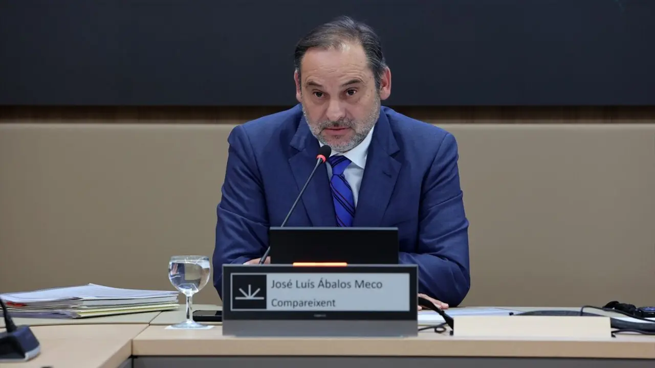 El diputado del Grupo Mixto y exministro de Transportes, Jos&eacute; Luis &Aacute;balos, comparece ante la Comisi&oacute;n de Investigaci&oacute;n. / Isaac Buj