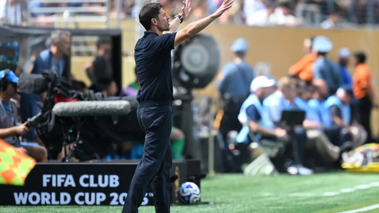 Xabi Alonso durante el partido ente el PSG. / Sven Hoppe