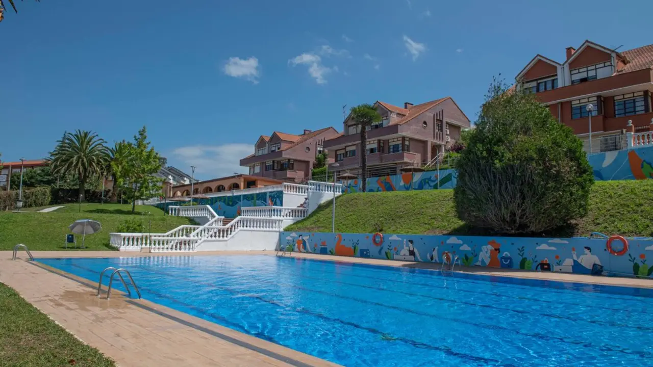Piscinas municipales de Reocin. / A.E.