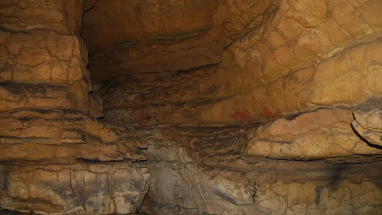 Interior de la cueva de Cud&oacute;n. / GAEM arque&oacute;logos