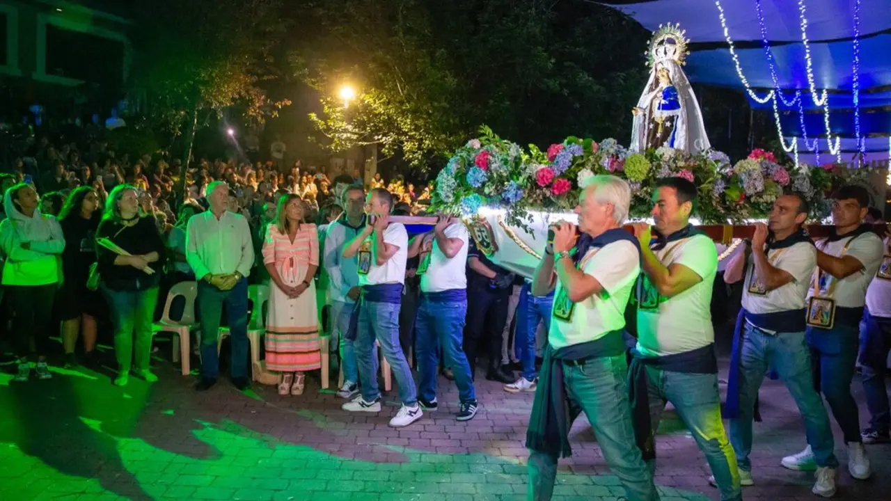 Procesi&oacute;n de la Virgen del Carmen en Revilla de Camargo. / A.E.