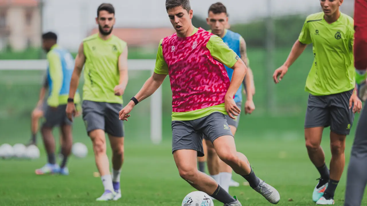 &Iacute;&ntilde;igo en el primer entrenamiento de la pretemporada. / RRC