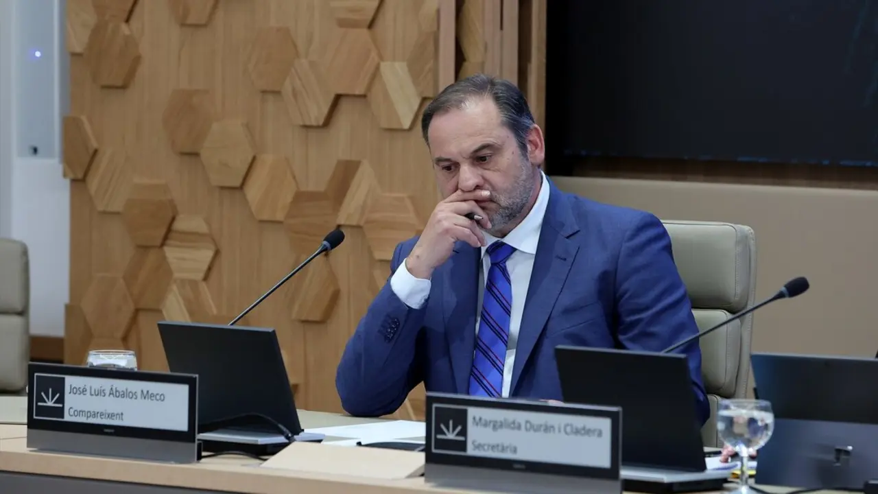 El diputado del Grupo Mixto y exministro de Transportes, Jos&eacute; Luis &Aacute;balos, comparece ante la Comisi&oacute;n de Investigaci&oacute;n. / Isaac Buj