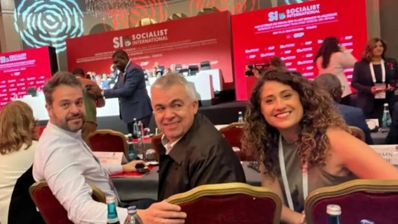 Juanfran Serrano, Santos Cerd&aacute;n y Enma L&oacute;pez en el Congreso de la Internacional Socialista celebrado en Estambul (Turqu&iacute;a) el pasado mes de mayo.