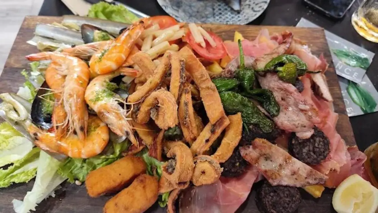 Una de las tablas del restaurante. / A.E.