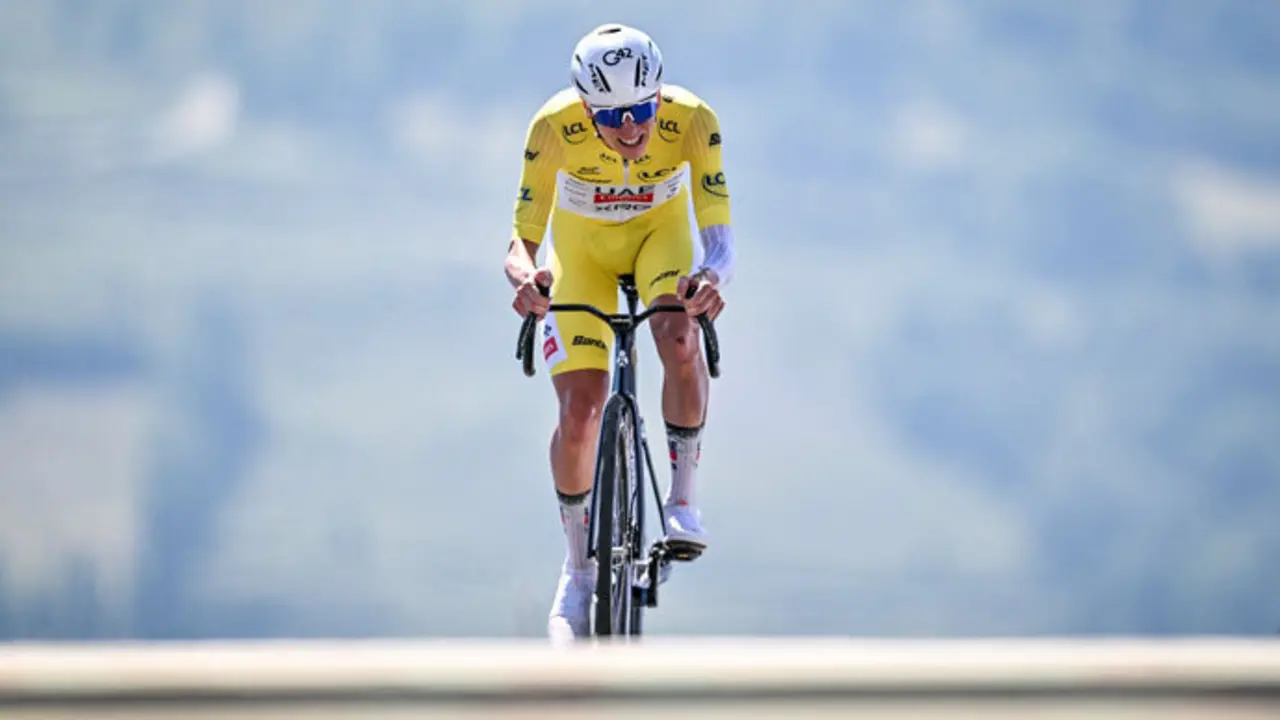 El ciclista esloveno Tadej Pogacar (UAE Team Emirates-XRG) gana la decimotercera etapa del Tour de Francia. / x