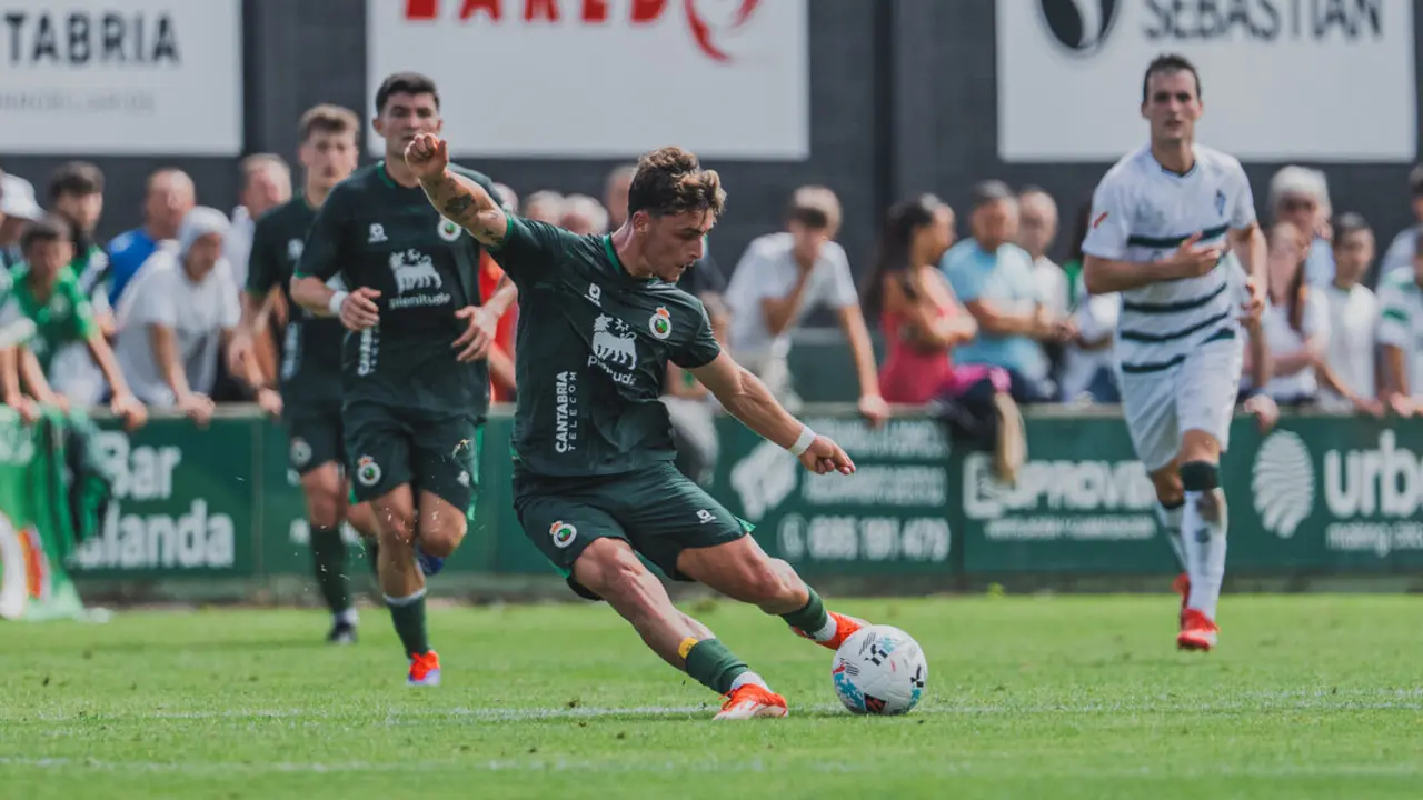 Yeray en el momento en el que marc&oacute; su tanto. / RRC