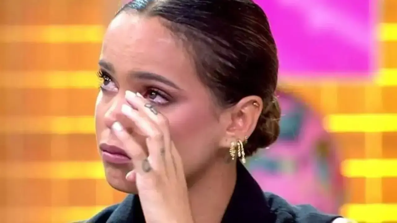La hija de Ortega Cano rompe a llorar en directo. / EP