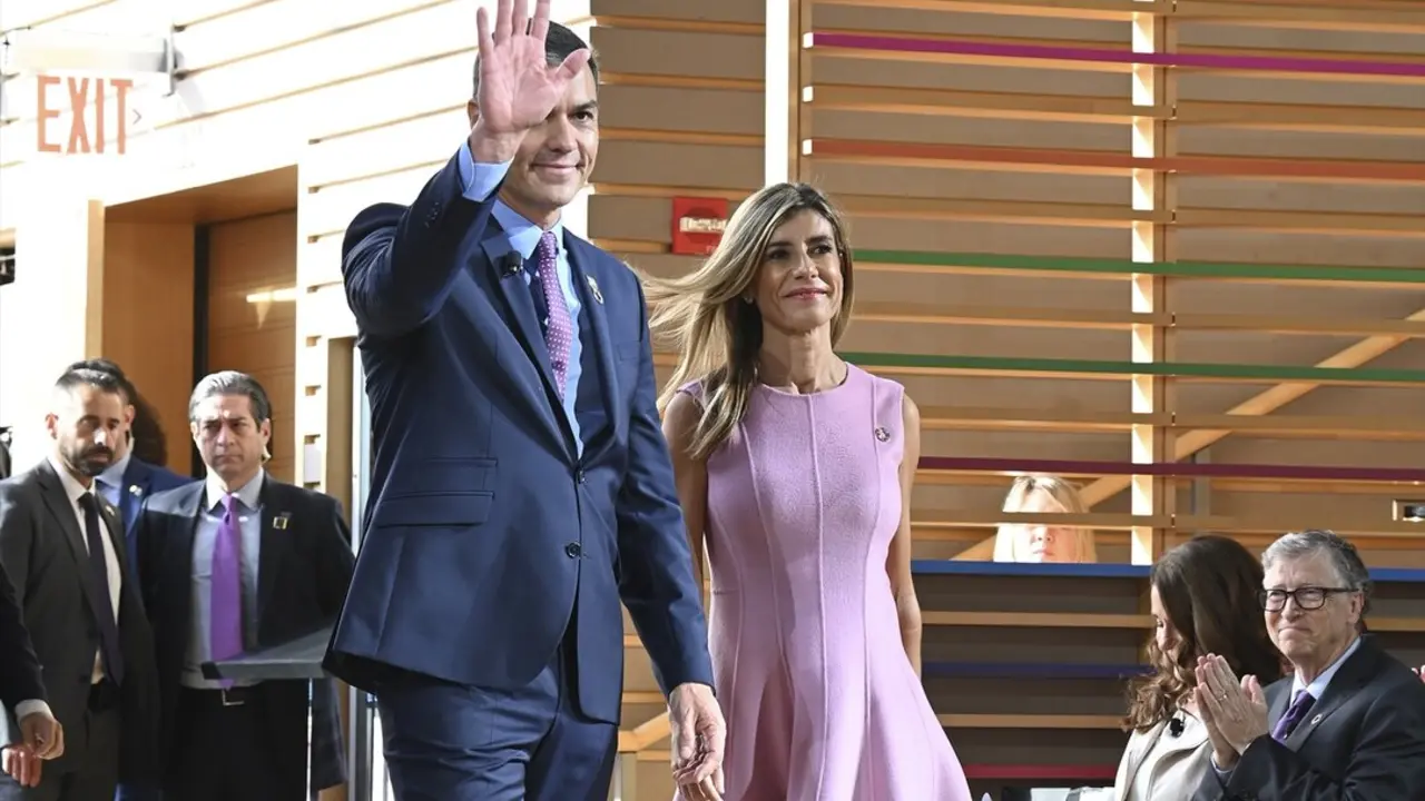 El presidente del Gobierno, Pedro S&aacute;nchez y su mujer, Bego&ntilde;a G&oacute;mez. / EP