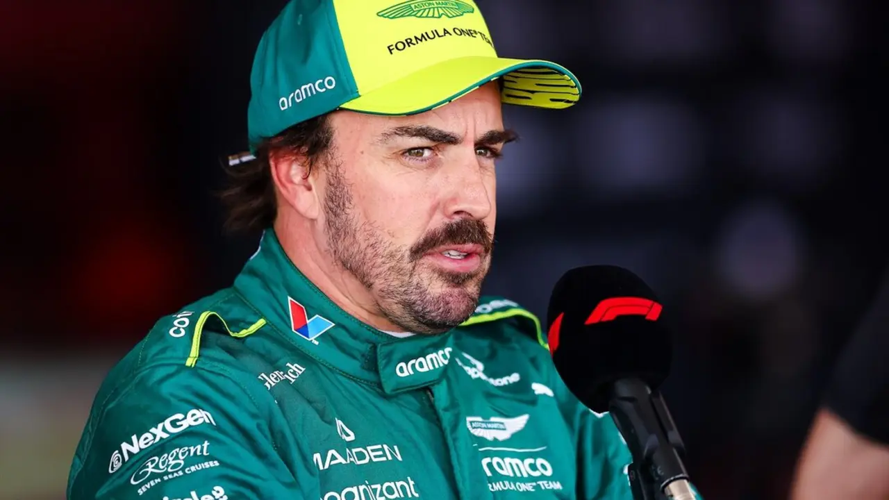 Fernando Alonso durante un Gran Premio. / EP
