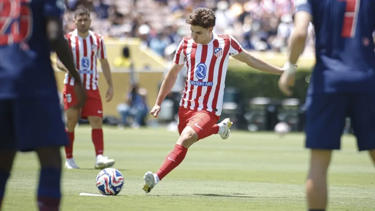 Juli&aacute;n &Aacute;lvarez en el Mundial de Clubes contra el PSG. / EP