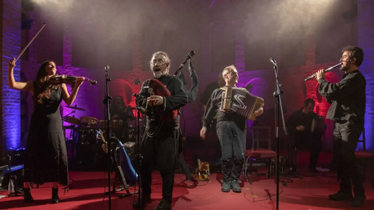 El grupo gallego de m&uacute;sica folk 'Luar na Lubre'. / x